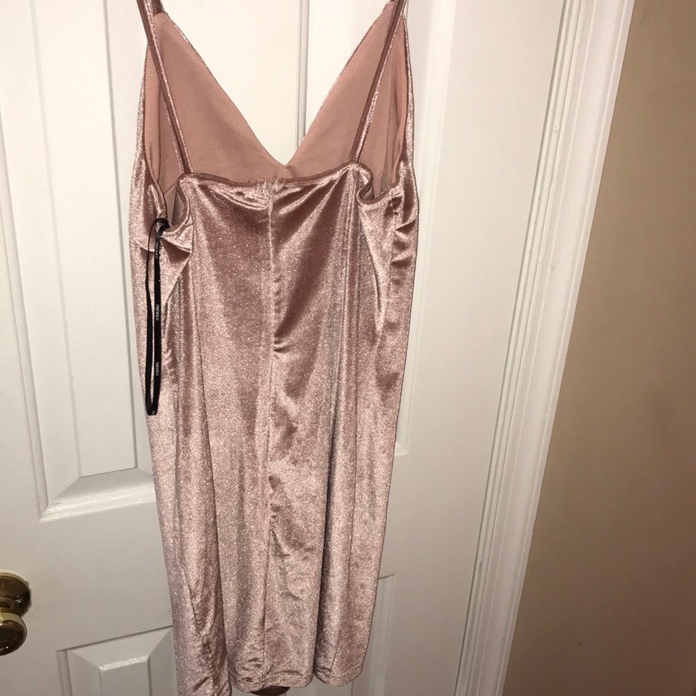 Forever 21 velvet pink dress✨💕